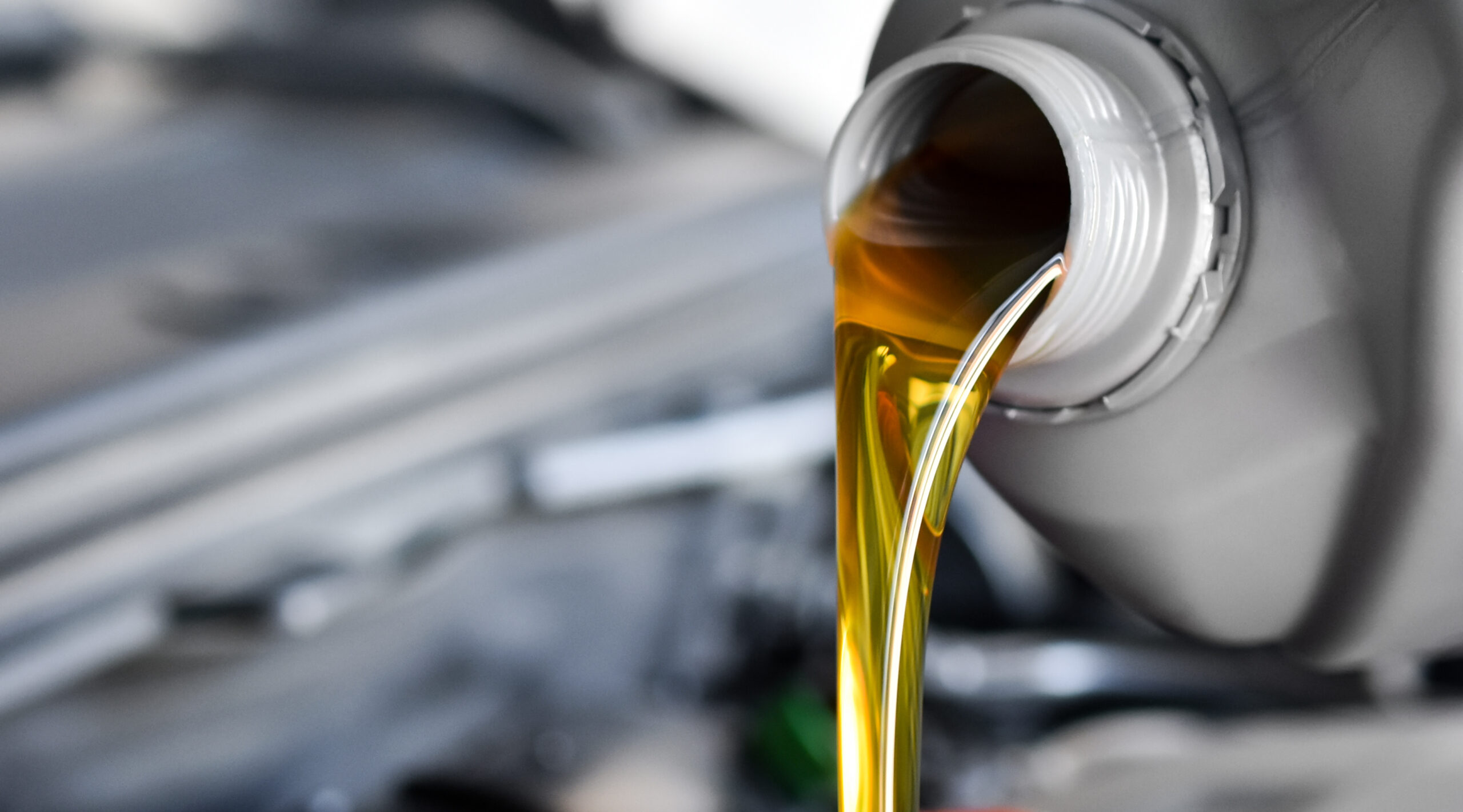 Image of motor oil being poured
