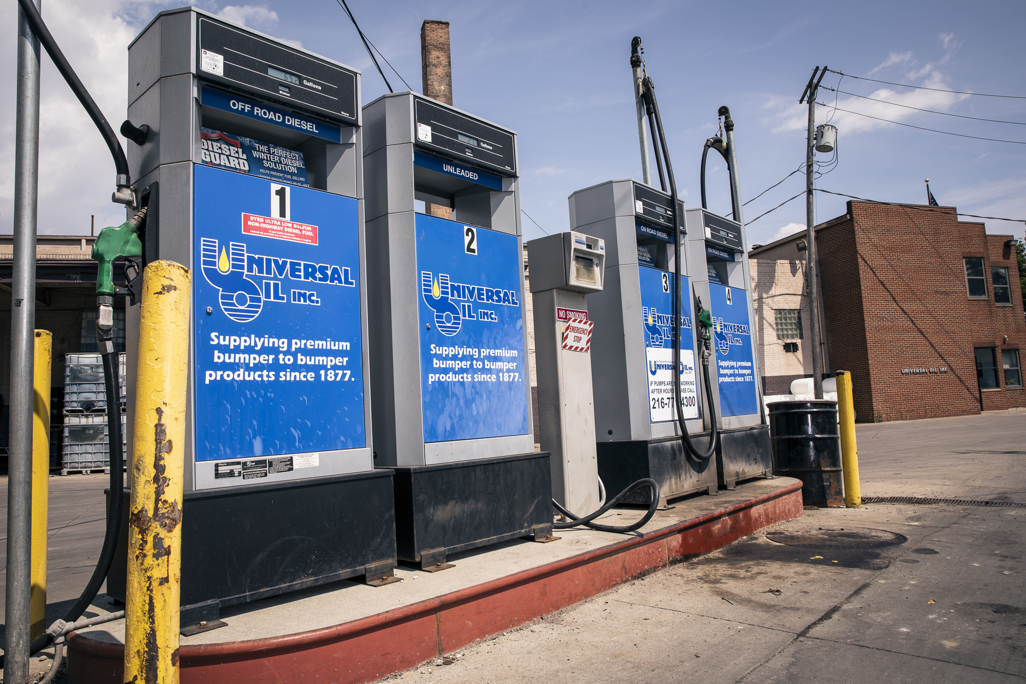 Image of the Universal Oil 24/7 fuel island